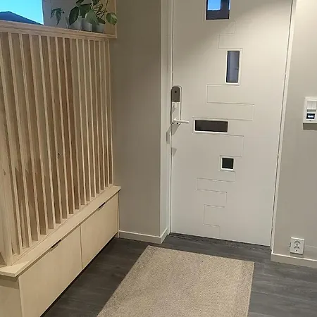 Splitter Ny I Sokkel Pa Enebolig Vikhammer